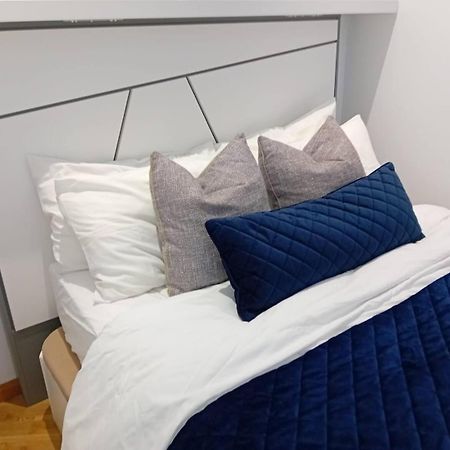 Urban Oasis At Luxurious Ocean Village Гибралтар Екстериор снимка