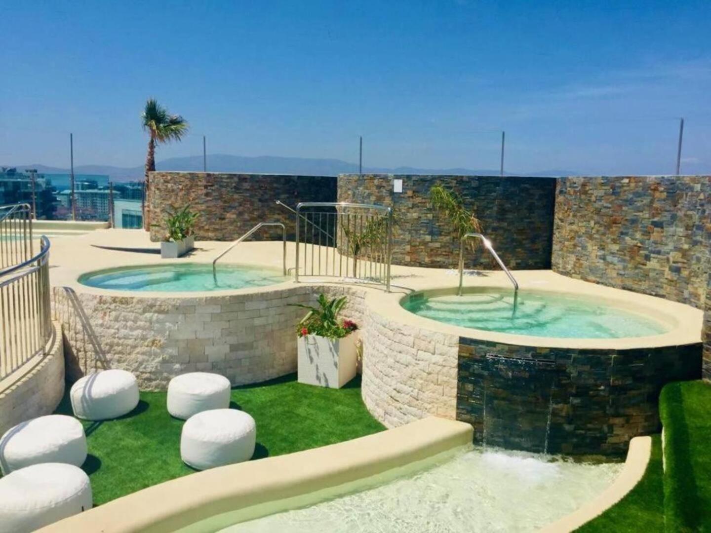 Urban Oasis At Luxurious Ocean Village Гибралтар Екстериор снимка