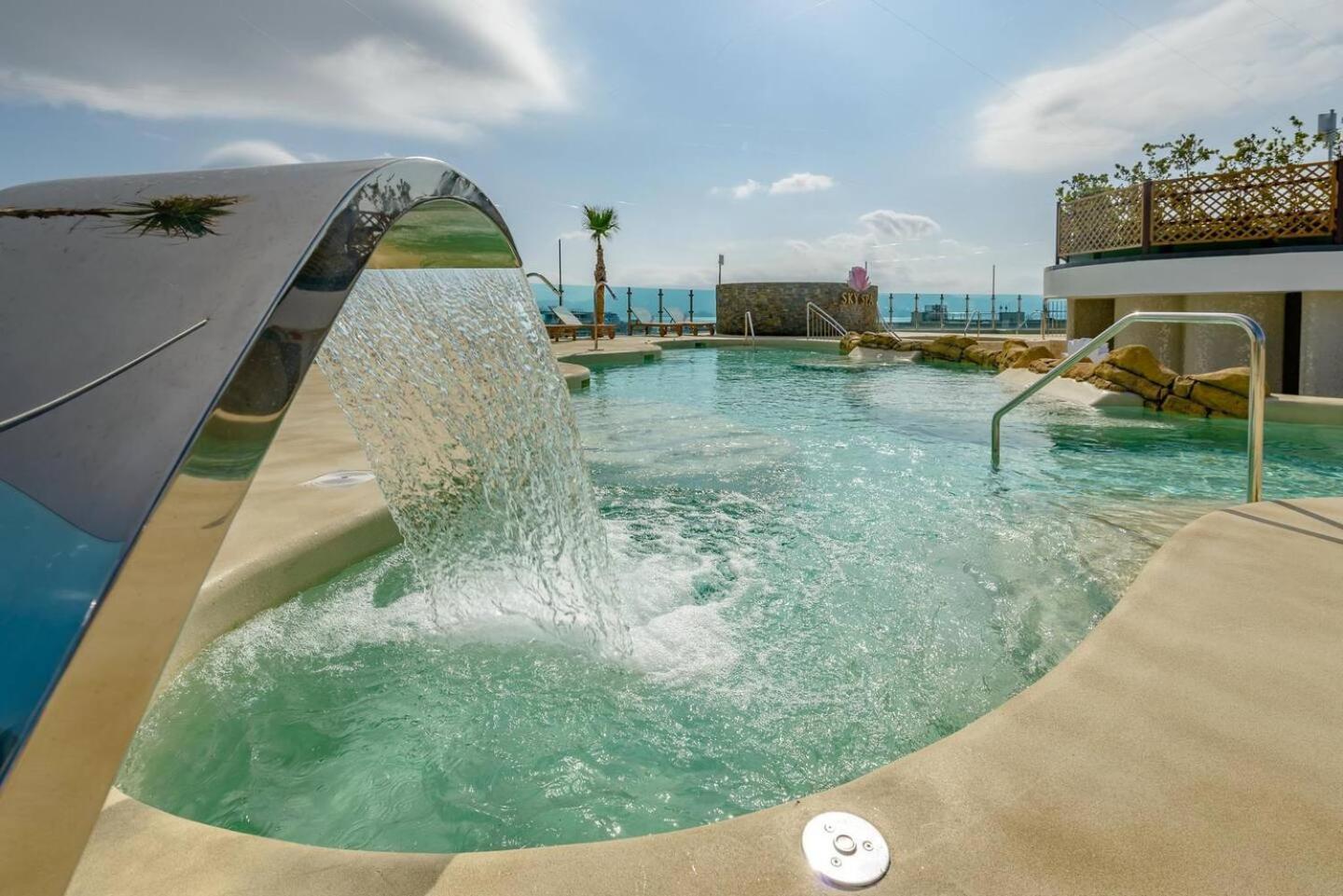 Urban Oasis At Luxurious Ocean Village Гибралтар Екстериор снимка